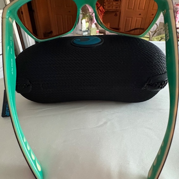 Costa Ladies Sunglasses - Picture 3 of 7